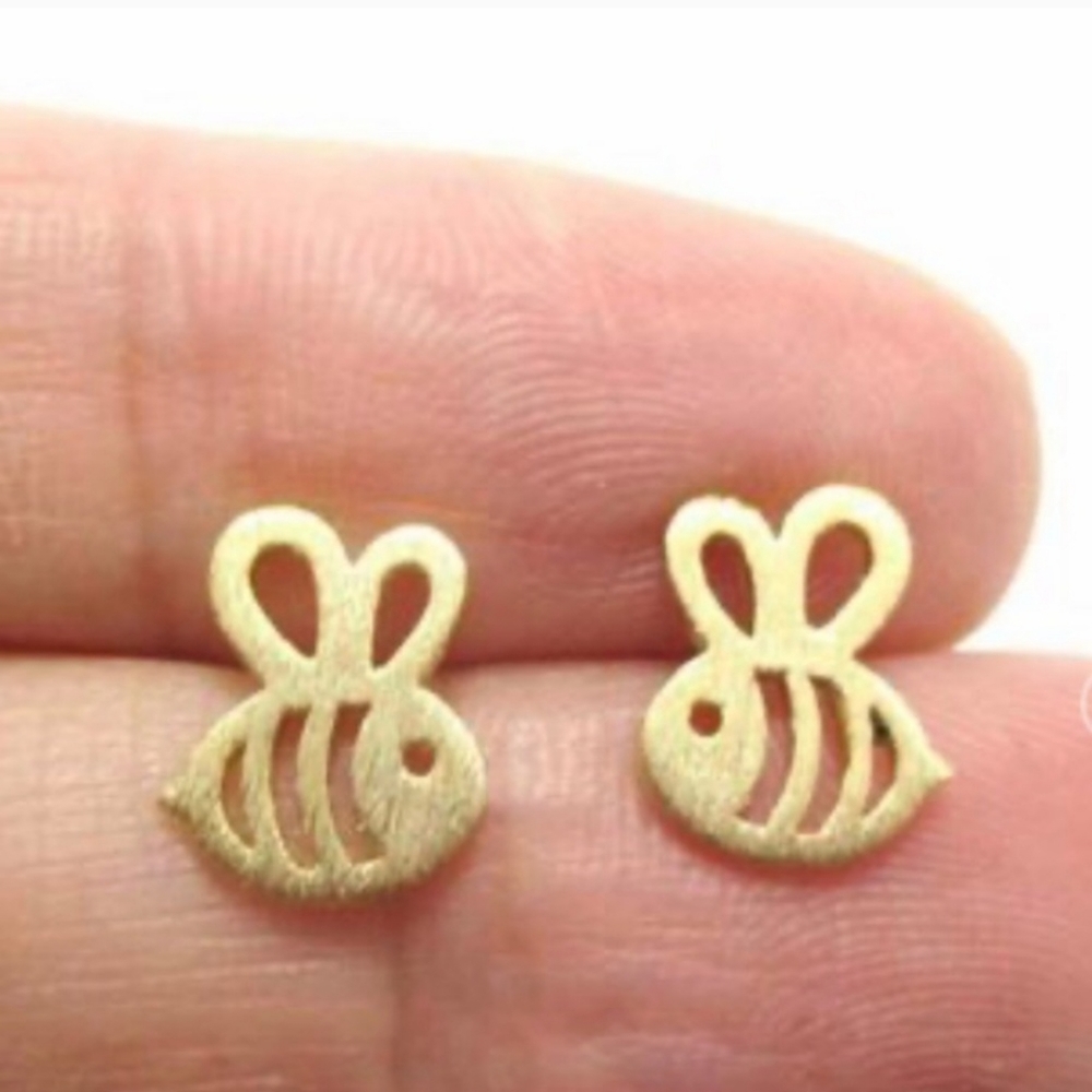 Bumble bee studs